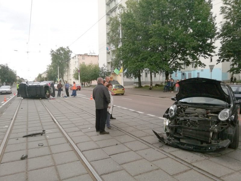 Техничная подсечка: в Витебске столкнулись Micra и Terrano