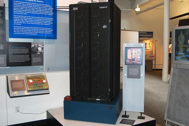 Deep Blue - первый компьютер, обыгравший человека в шахматы