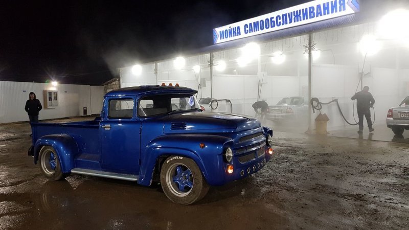 В Чечне ЗИЛ-130 превратили в стильный хот-род с двигателем V8 от Мерседеса