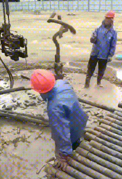 Грязевой фонтан