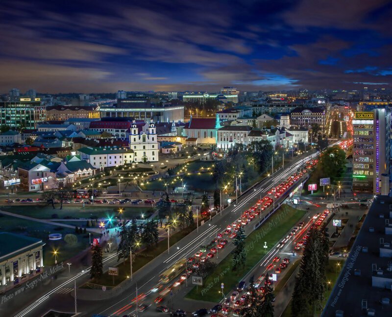 Вечернее фото исторического центра Минска, «Верхний город» и проспект Победителей с высоты птичьего полёта 