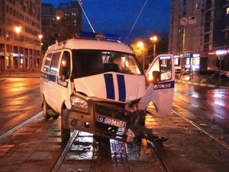 ДТП с участием полицейского автомобиля в центре Нижнего Новгорода