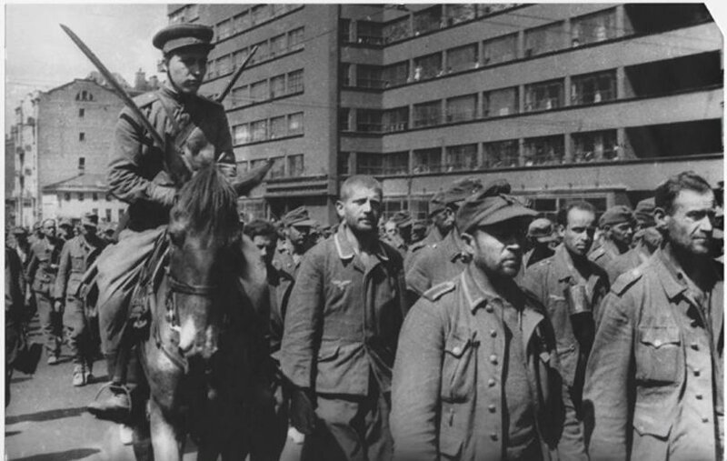 «Большой вальс» нацистов в 1944 году   (об этом писали не раз, но напомнить никогда не мешает)
