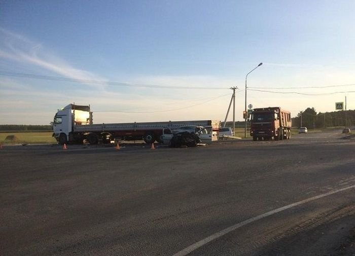 Авария дня. Логан вытолкнули на встречку в Челябинской области