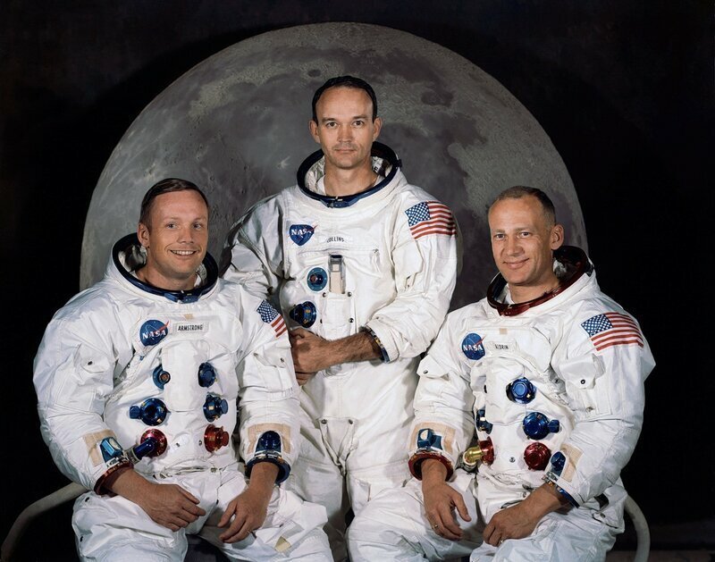 Двадцатого июля 1969 года - первый полёт человека к Луне
