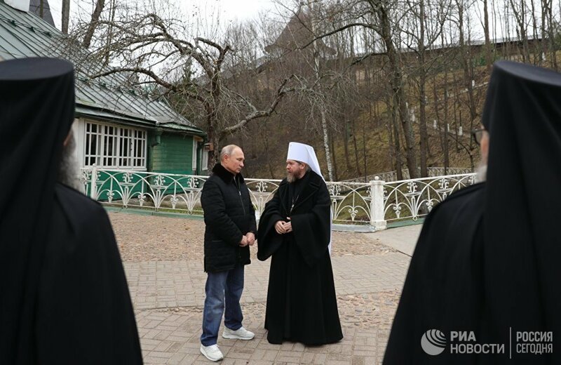 Сколько стоят кроссовки Путина