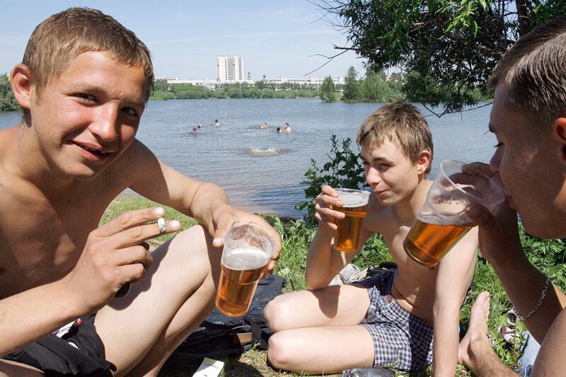 Онищенко хочет подать в суд на авторов идеи не считать пиво алкогольным напитком
