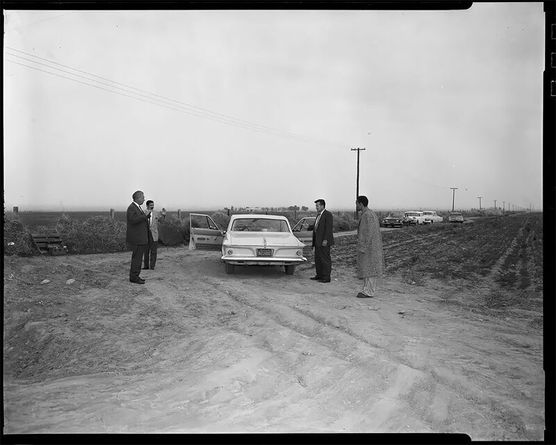 Реконструкция "убийства на луковом поле" - криминальной истории с похищением двух полицейских. Один был убит, второй спасся. 1963 год 