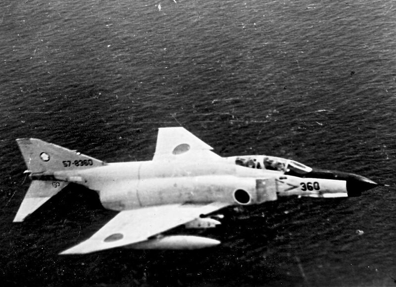  F-4 Phantom II («Фантом») – истребитель перехватчик
