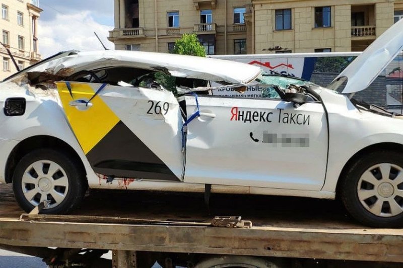 Таксист без прав убил двоих пассажиров об прицеп грузовика пьяного водителя