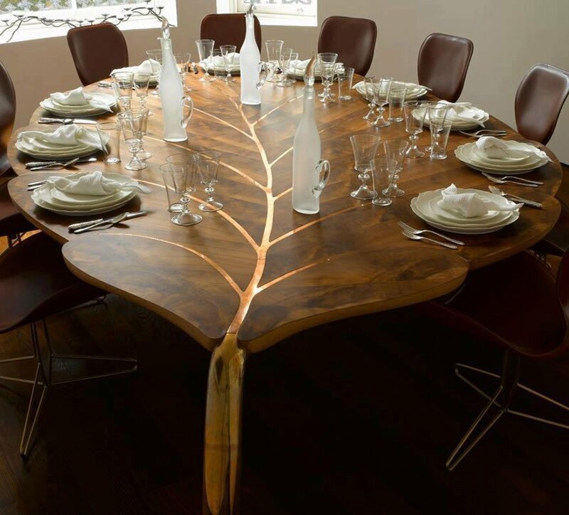 Удивительный стол в виде листка дерева