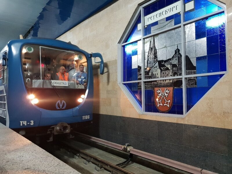 В Санкт-Петербурге до станции метро «Шушары» прошёл первый поезд