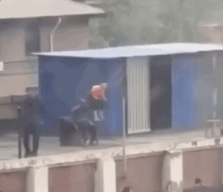 Странные поступки людей