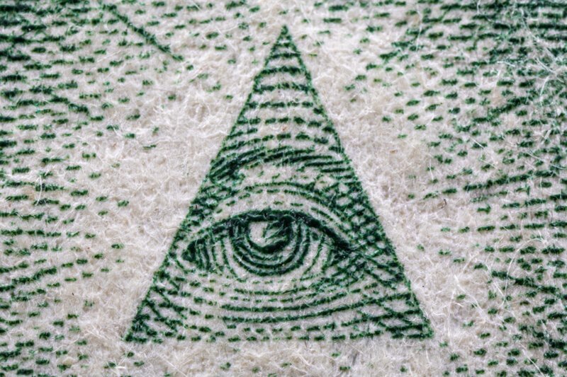 Мифологическая версия появления глаза с пирамидой на долларе