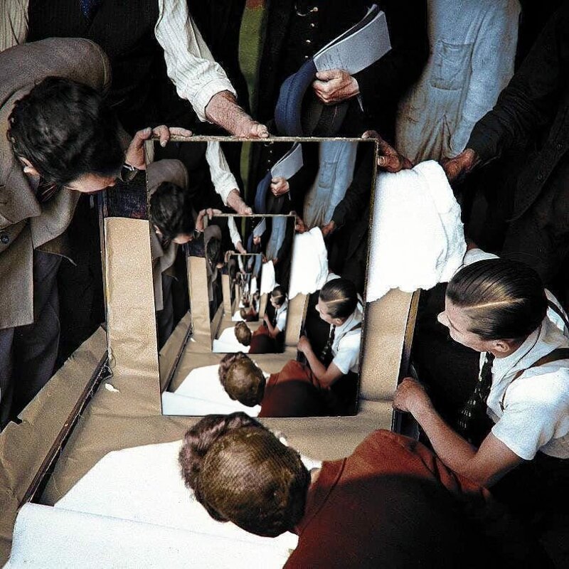 Фото распаковки Джоконды разожгло битву фотошоперов, представивших её в весьма неожиданных образах