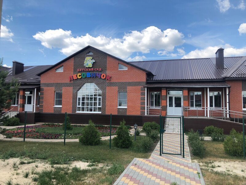 Глава администрации Добровского района Липецкой области Анатолий Попов развивает родное село