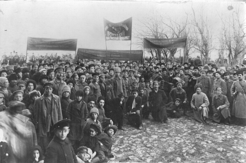 Первомайская демонстрация в городе Веневе 1921 года.