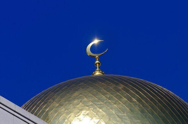 Почему мусульмане носят полумесяц со звездой?