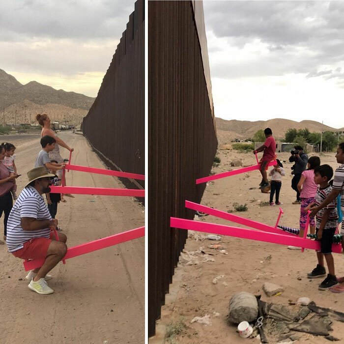 На границе между Мексикой и США появились розовые качели