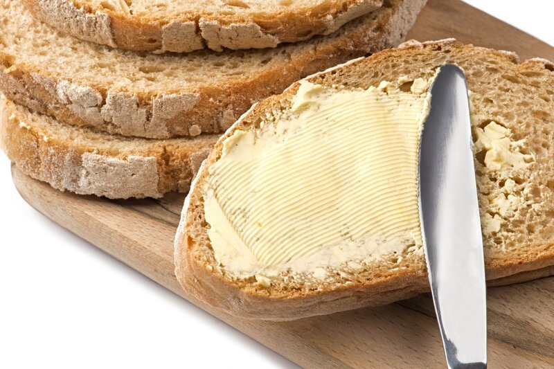 Почему бутерброд падает маслом вниз?