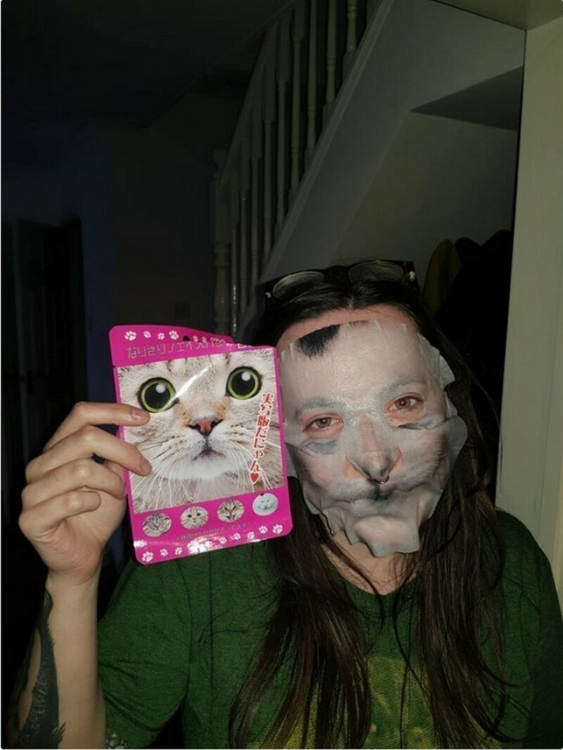 Обещали, что маска сделает похожим на котика