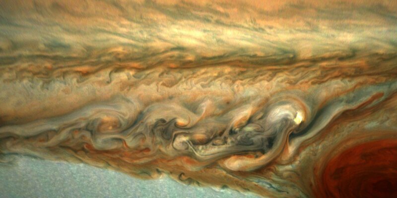 NASA опубликовало снимок самой большой бури в Солнечной системе