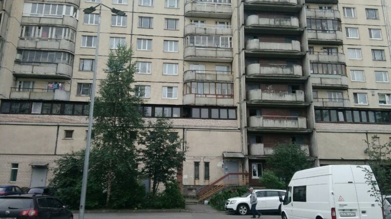 Она жила на балконе, потому что не было денег
