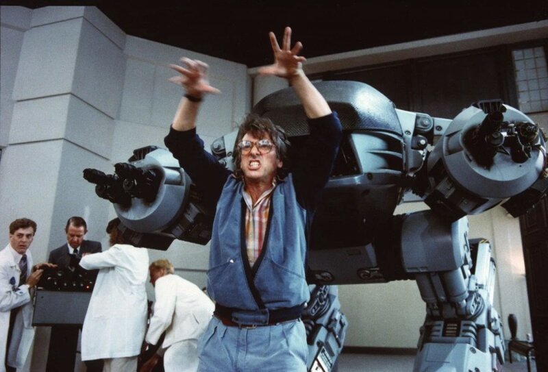 Пол Верховен на съёмках фильма "Робот-полицейский", 1986 год