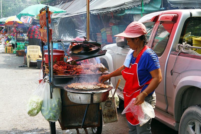  Почему в Таиланде уличная торговля процветает