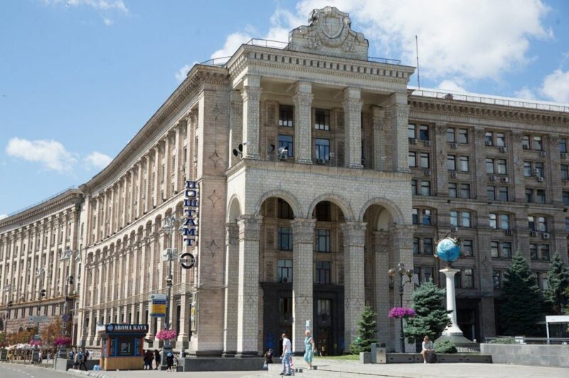 Впоследствии портик Главпочтамта в Киеве отстроили заново.