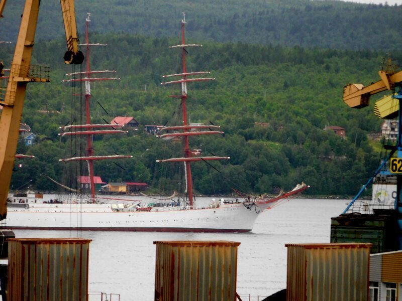 6 августа барк покинул Мурманск. Фото из окна
