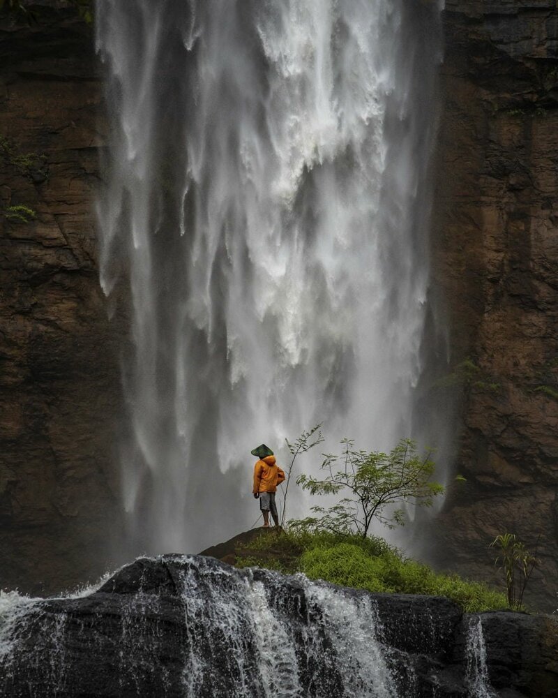  11. Захватывающий снимок водопада. Индонезия