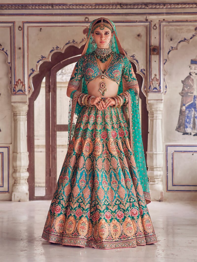 "Мумбайские истории": слияние традиционной свадебной моды Индии с современными тенденциями