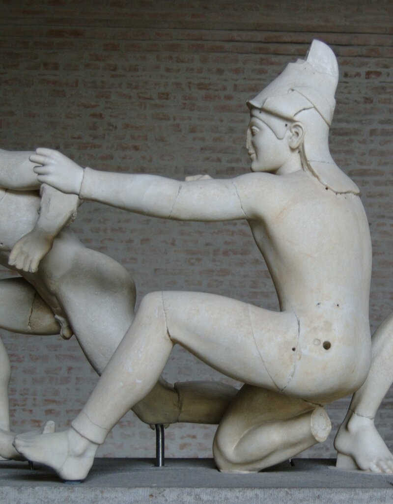 Пёстрое великолепие античности: как изначально были раскрашены древнегреческие статуи