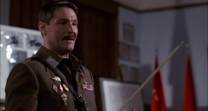Полковник Стрельников (Уилльям Смит) из "Красного рассвета"