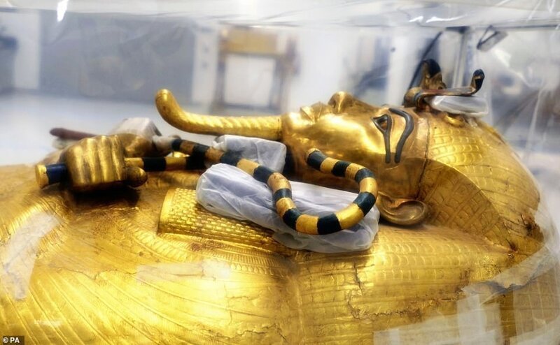 Впервые за 100 лет началась реставрация саркофага Тутанхамона