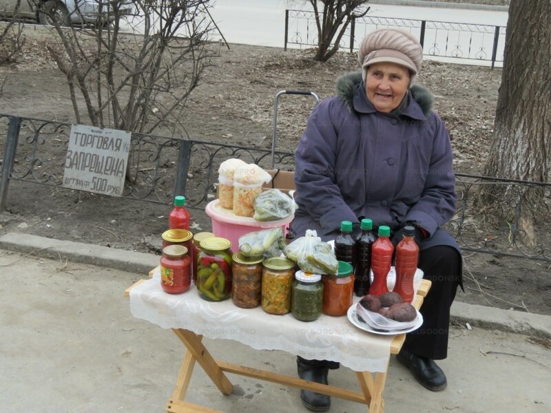 Уральский бизнесмен поможет пенсионерам продавать через магазин овощи и закрутки