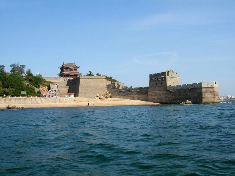 Там где Китайская стена выходит в море