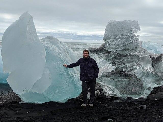 20. Айсберги. Пляж с черным песком Блэк Сэнд Бич, Исландия