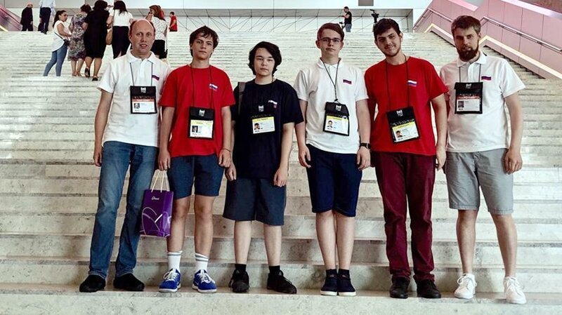 Российские школьники  завоевали золотые медали на Олимпиадах по Астрономии и Информатике