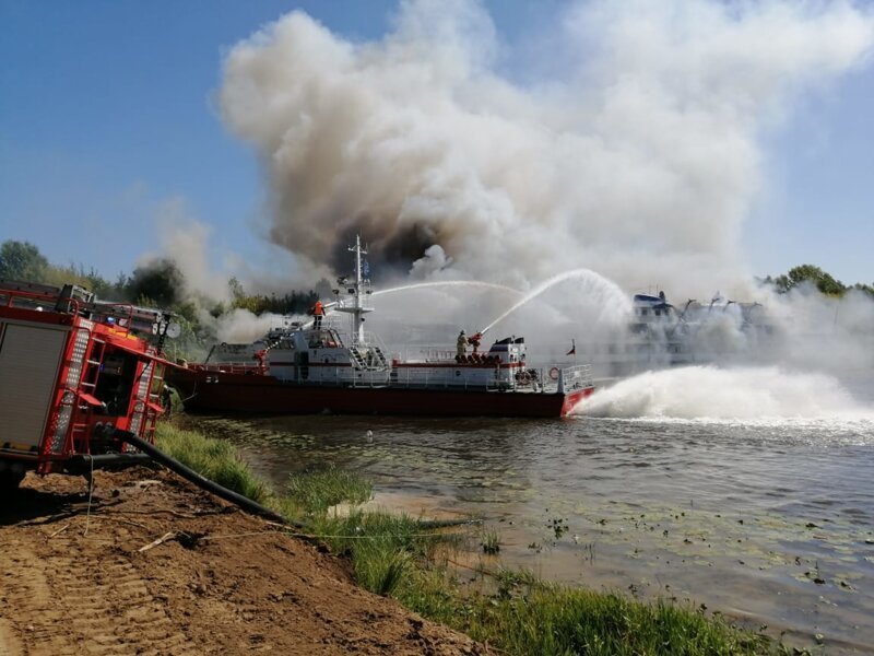 «Святая Русь» горит: на теплоходе в Нижегородской области случился пожар
