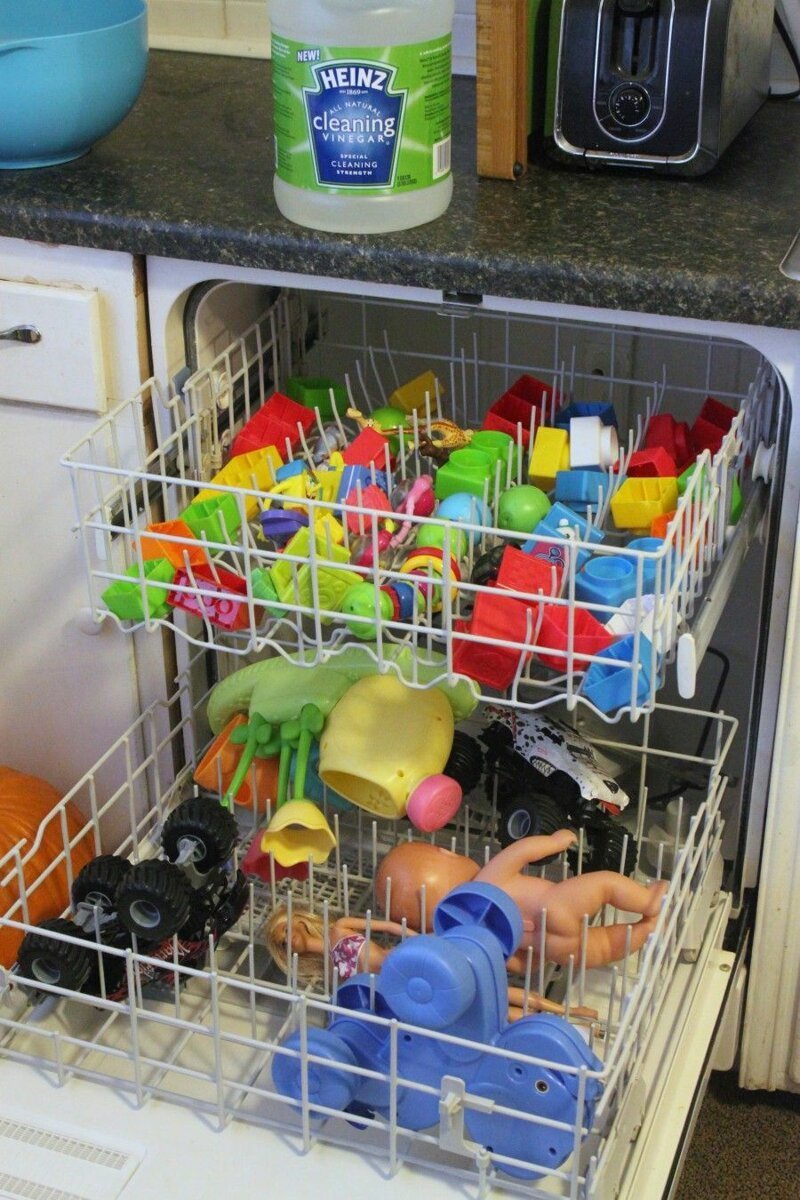 11. Игрушки можно мыть в посудомоечной машине
