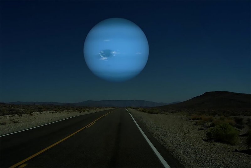 4. Нептун более чем в 14 раз больше Луны. Он выглядел бы огромной синей сферой в ночном небе