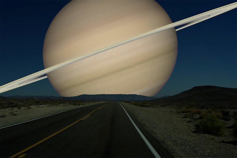 6. Сатурн в 35 раз больше Луны - его кольца простирались бы на весь горизонт Земли