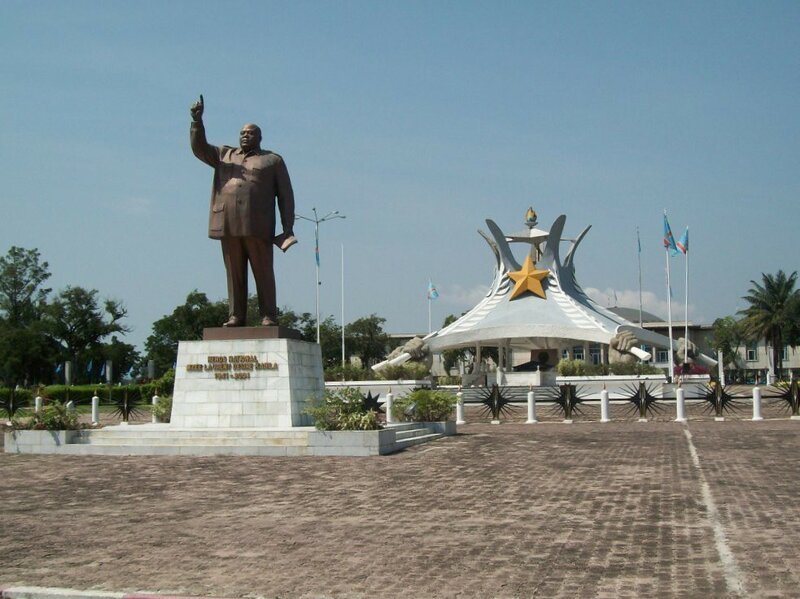 Лоран-Дезире Кабила, президент Демократической Республики Конго. Убит 16 января 2001 г. . Его могила - мемориальный памятник в г. Киншаса