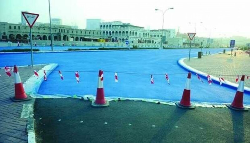 В Катаре начали красить дороги в голубой