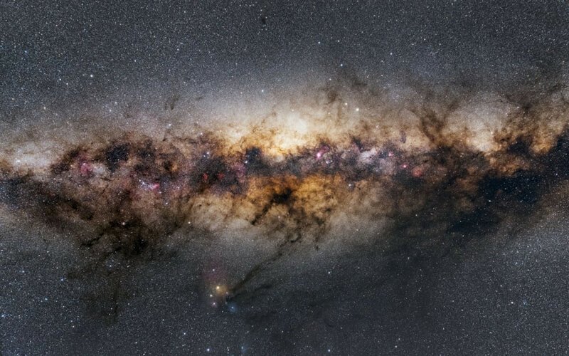 И целой Вселенной мало:«портреты» Солнца, галактик и туманностей на лучших астрономических фото 2019