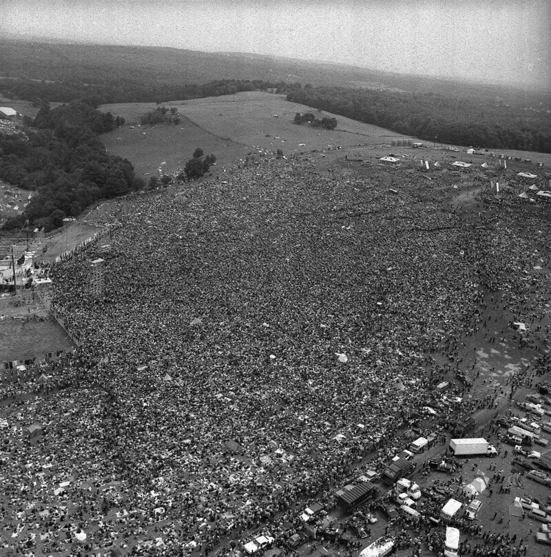 10. Так выглядит скопление 400 тысяч человек. 1969 год, фестиваль Вудсток