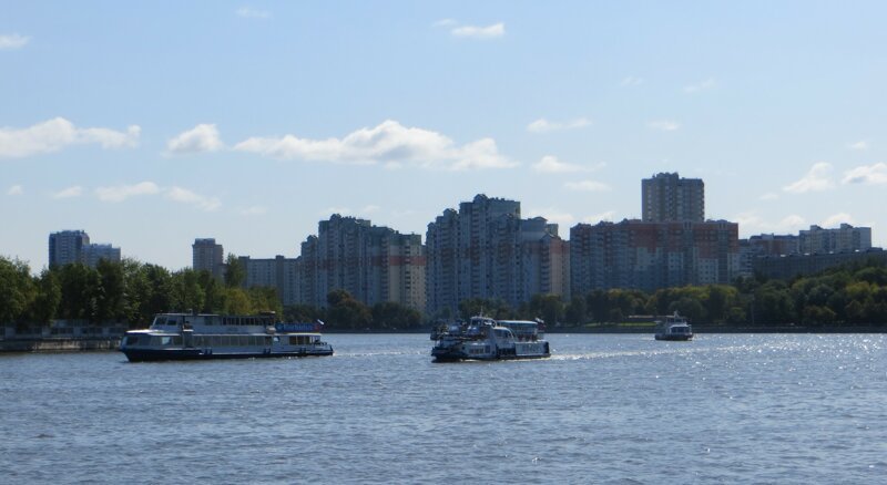 Корабли на Москве-реке