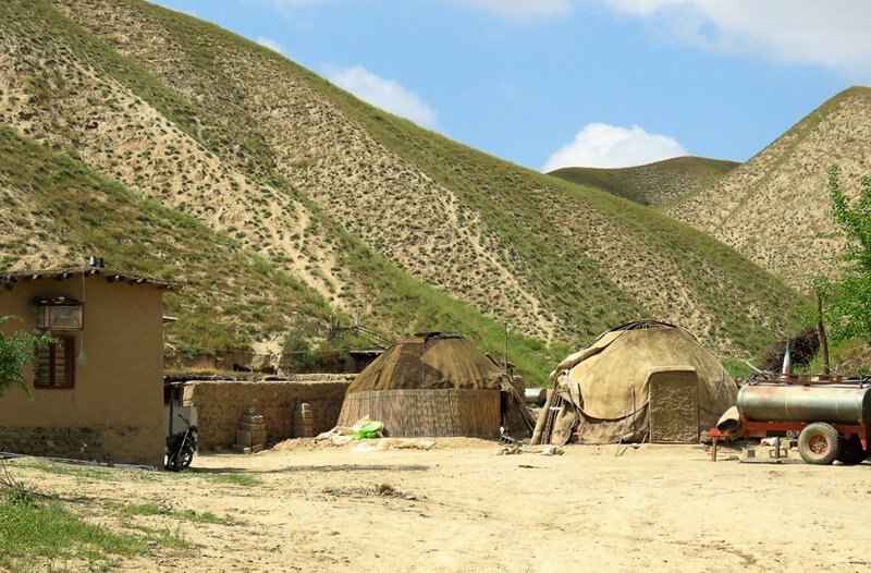 Гумбади-Кавус и Туркменская степь